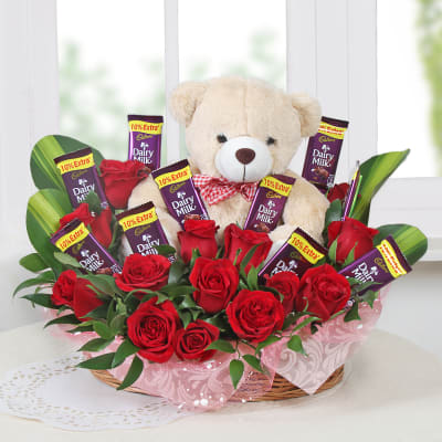 Classic Rose Basket